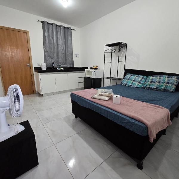Flat completo a 6 minutos de mercado e praça