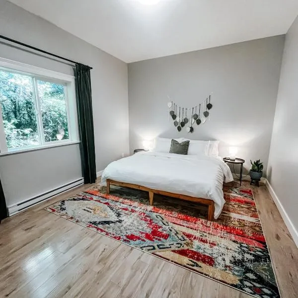 Otter Point Getaway, Cozy & Calming, 5min to Sooke, hotel v destinaci Sooke