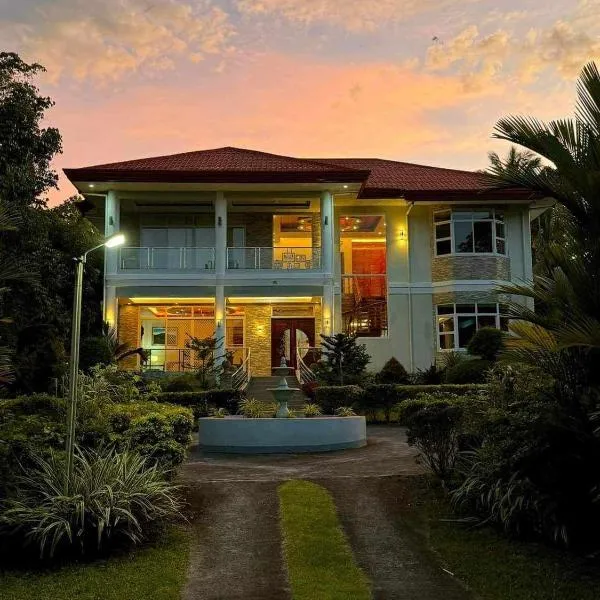 Camiguin Lanzones Resort, hotel v Mambajau