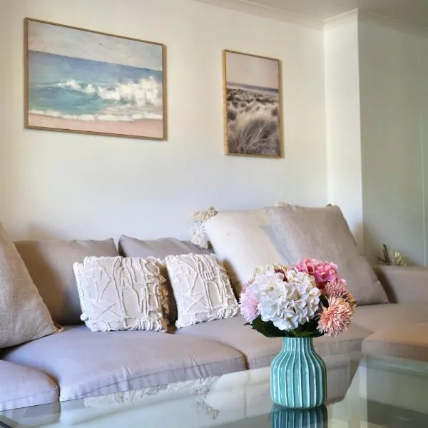 Darling Escape - Pyrmont 2BR Apartment w Parking, hotel v destinaci Sydney