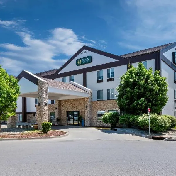 Quality Inn & Suites, hotel v destinaci Manhattan