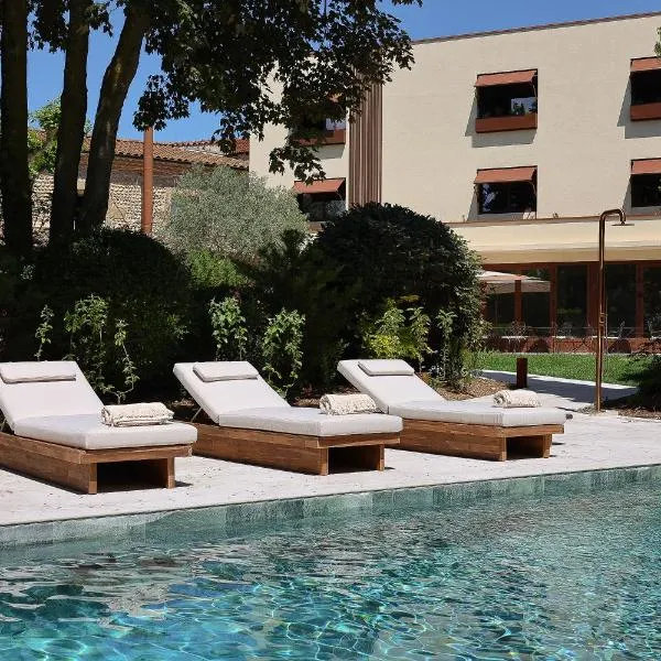 Hotel & Restaurants - Maison Chabran, hotel v destinaci Pont-de-lʼIsère