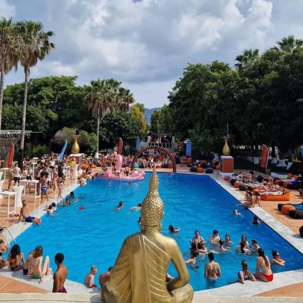 BLACK AMBER BOUTIQUE HOTEL, hotel v destinaci Lampi