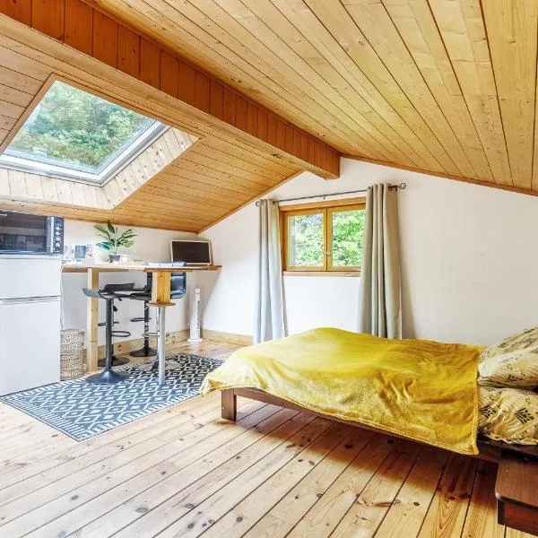 Gîte zen dans les bois, hotel em Blésignac