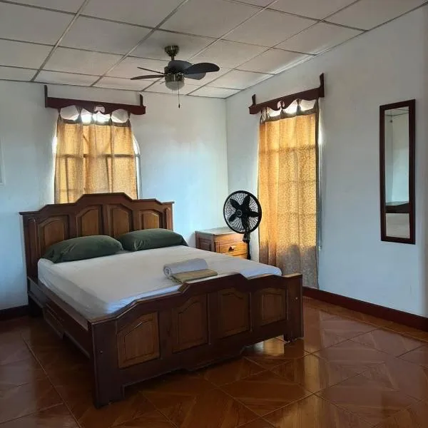 Casa Robles - Your Stay Near Airport, hotel en Managua