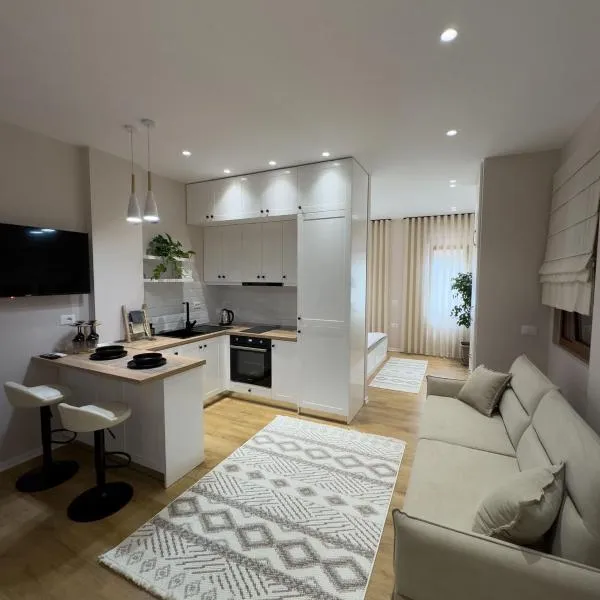 PAVÉ Apartment, hotel in Korçë
