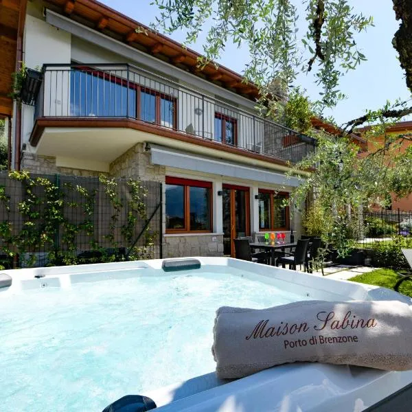 Maison Sabina con splendida vista lago ed idromassaggio, hotel in Sommavilla
