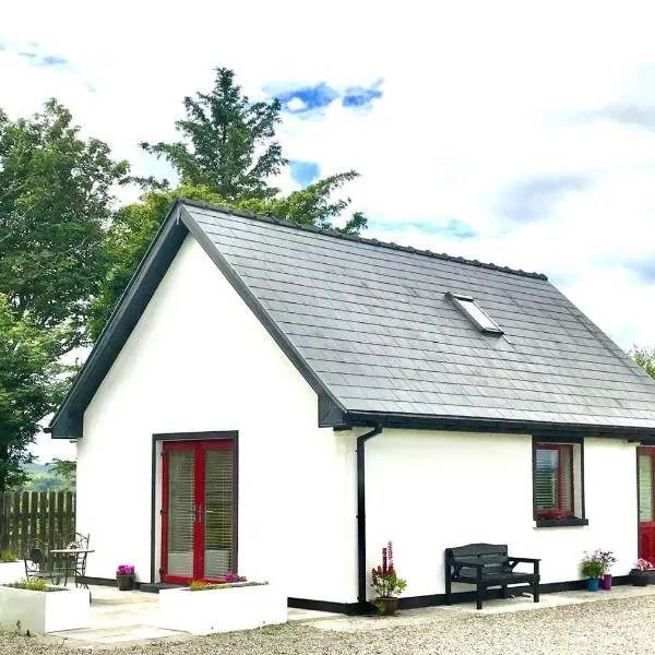 Peaceful Red Deer Cosy Apt in Letterfrack near The Connemara National Park, hotel di Letterfrack