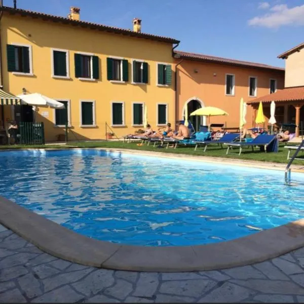Agriturismo Colombarola, hotel in Sona