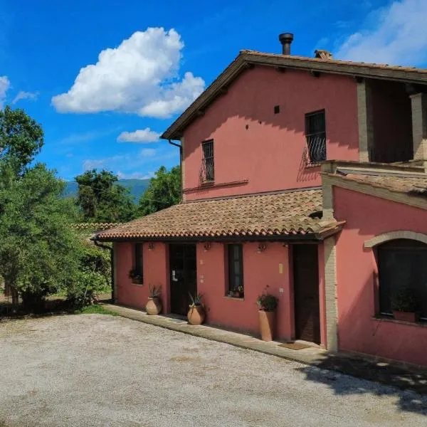 La Casa dei Tigli – hotel w mieście Cannara