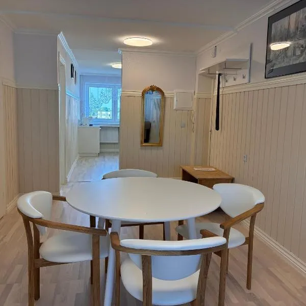 Stylish & Bright ARTpartment- Family -Friendly, hotel en Haapsalu