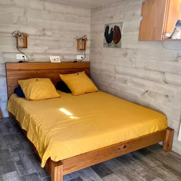 Les Poules heureuses, hotel em Issoire