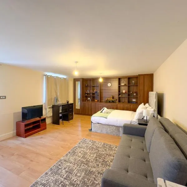 Heathrow Lodge BnB, hotel a Harmondsworth