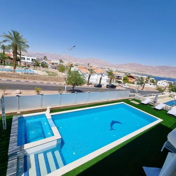 Villa with heated pool and Jacuzzi Sea View 300m Front of the Beach, hotel en Eilat