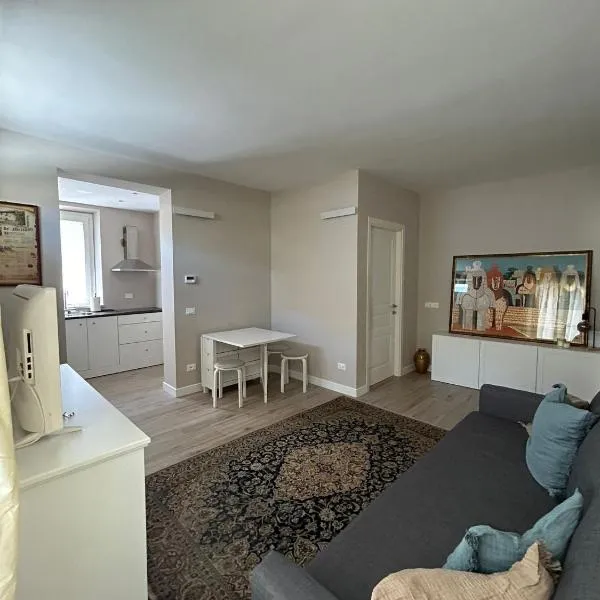 Casa CaBì, hotel in Senigallia