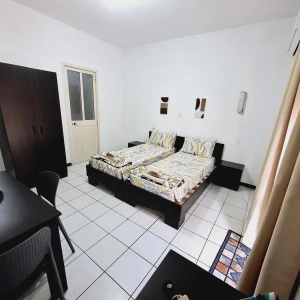 Lovely Paceville Studio E, hotel in St Julian's