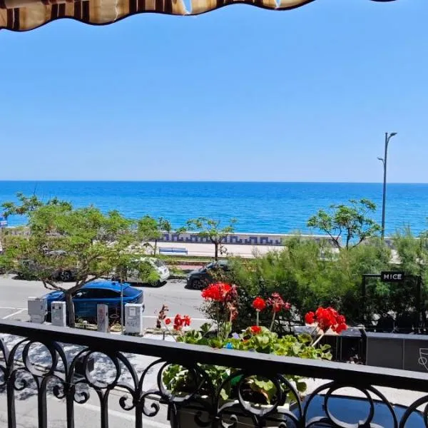 Hice Room Lungomare Fronte Mare, hotel v destinácii Catanzaro