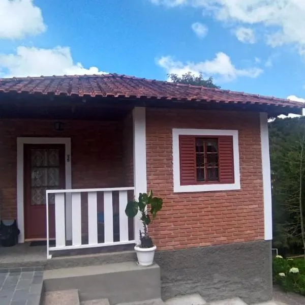 Pousada Pedacinho do Ceu- chalé 1, hotel v destinaci Cunha