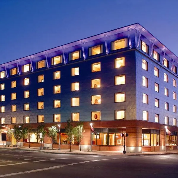 Hilton Garden Inn Portland Downtown Waterfront, hotel in Portland