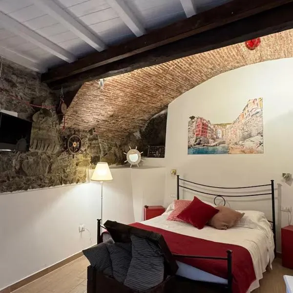 Rio Alba red loft - holiday house - Riomaggiore 5terre, hotel v destinaci Riomaggiore