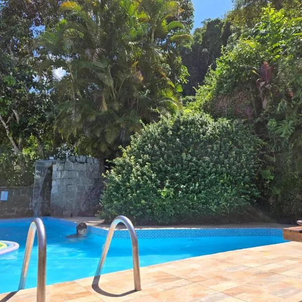 Apartamentos Casa da Pedra, hotel in Ubatuba