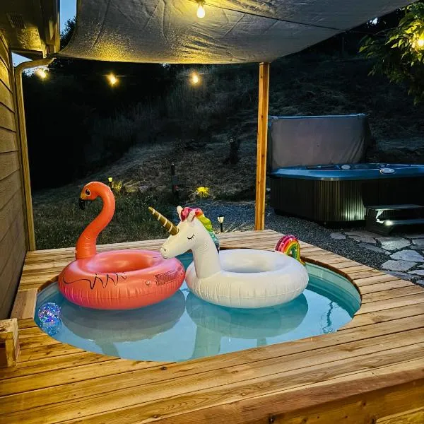 Manzanita Hill-35 miles to Yosemite, 10 miles to Mariposa with 8 person spa, hotel v destinaci Mariposa