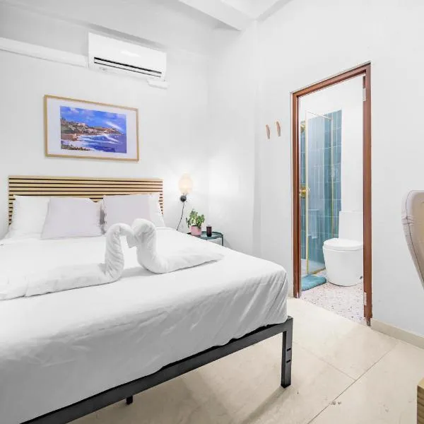 Room 9: Sleek and Serene Stay in San Juan, Hotel in San Juan