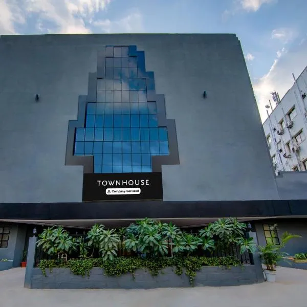 Super Townhouse Lakdikapul, hotel in Hyderabad