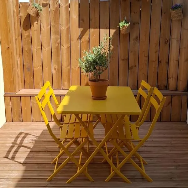 le 4 côté Ardèche, hotel in Viviers