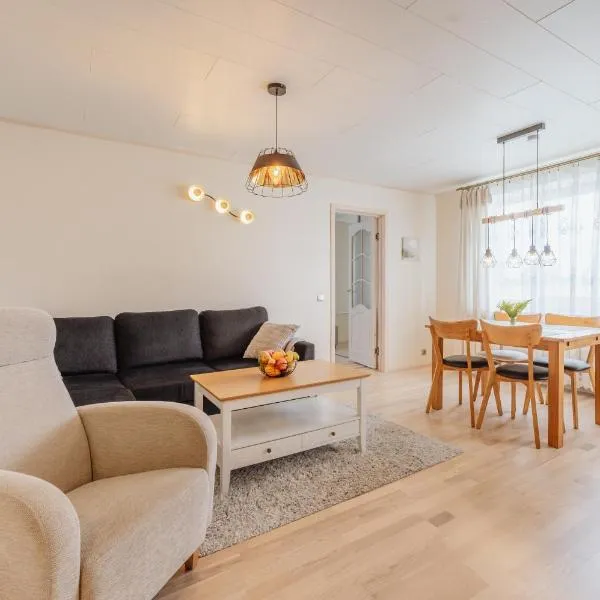 Kuuse 4 Apartment with 2 bedrooms, hotel Haapsaluban