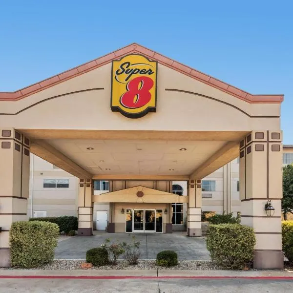 Super 8 by Wyndham Weatherford, hotel v destinaci Weatherford