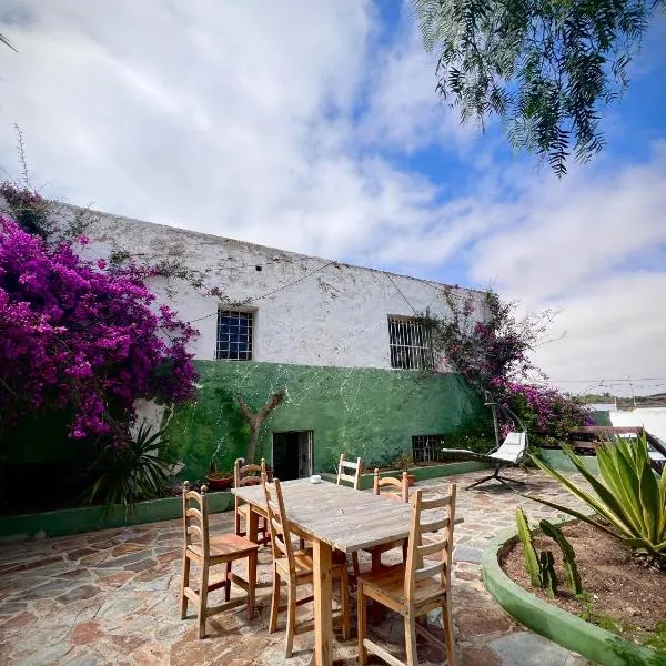 Casa Gatti - Casa del '900 nel centro di Lanzarote - Relax tra i Vulcani, ξενοδοχείο σε Tiagua