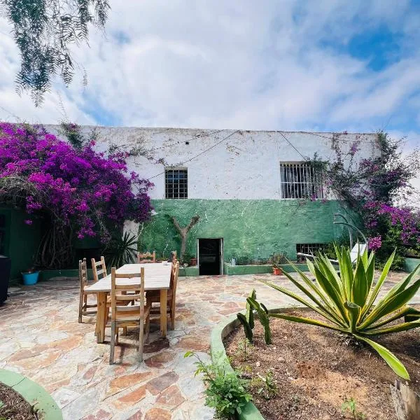 Casa Gatti - Autentica Casa Canaria nel cuore di Lanzarote, hotell i Tiagua