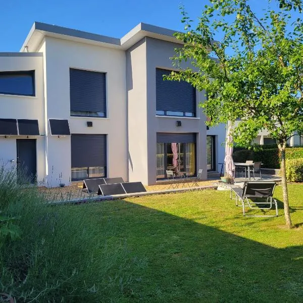 Chambres d'hôtes dans maison contemporaine, Hotel in Vernouillet