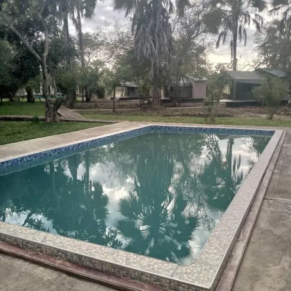 Royal South Luangwa Safaris Lodge, hotel v destinaci Mfuwe