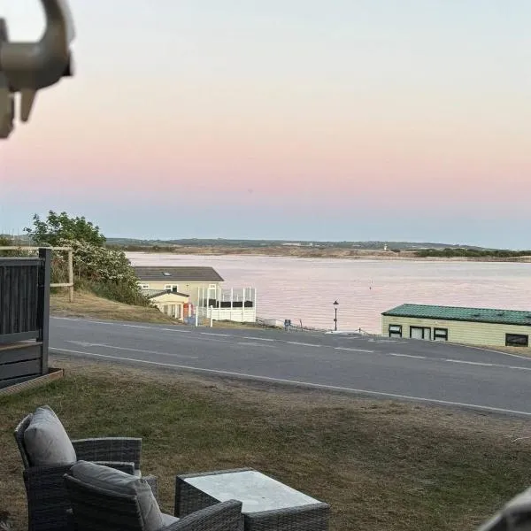Lush Lake View, hotel in Millom