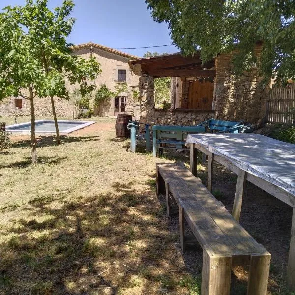 Can Camós - Masia Rural, hotel in Llagostera