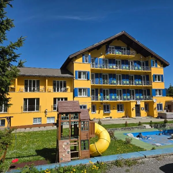 Grischalodge das Hotel mit Bergblick seit 1929 - schlicht, preiswert und mit einem touch Nostalgie, hotel v destinaci Parpan