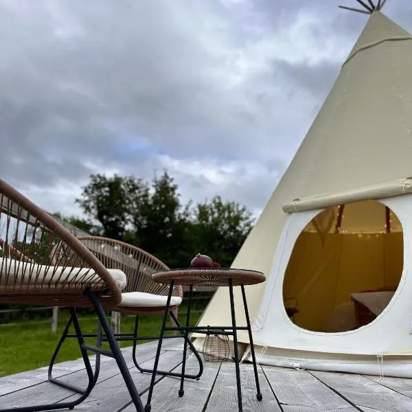 Tipi nuit insolite en pleine Nature, hotel in Glanville