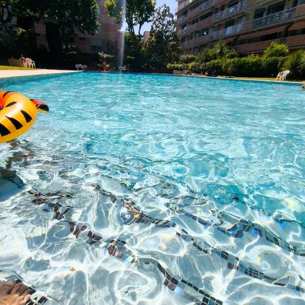 Home2Sea - Piscine, Jardin, studio cabine, 5 couchages – hotel w mieście Vallauris