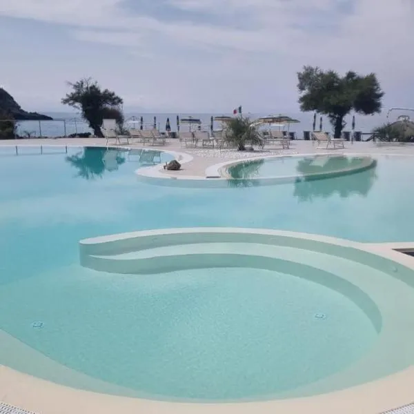 ValGiuSi Resort, hotel v destinaci Capo Vaticano