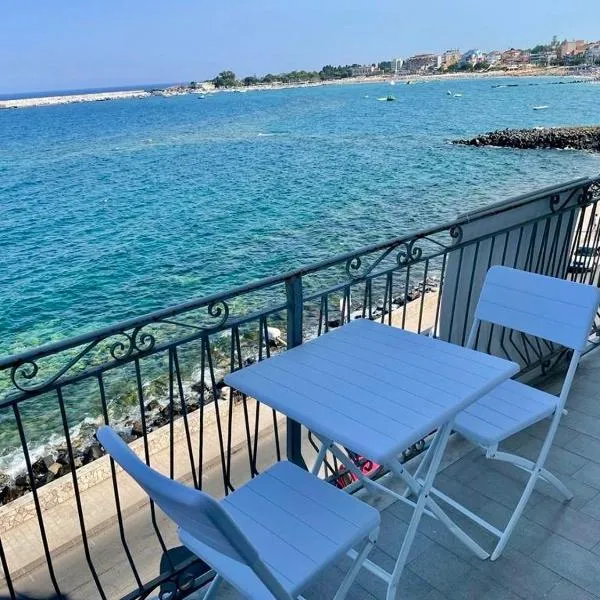 TaormiNaxos SkySea, hotel v destinácii Giardini Naxos