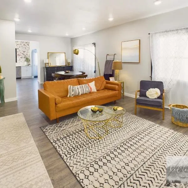 Downtown Vintage Modern Home PNW Wineries, hotel v destinaci Albany