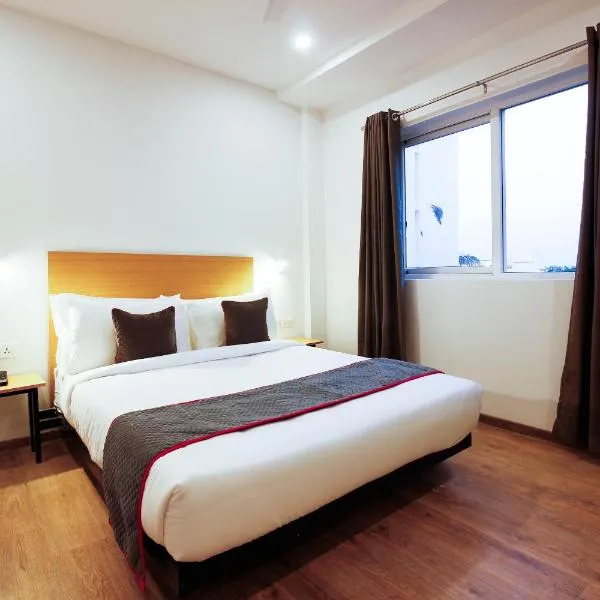 Super Townhouse RCC Elite, hotel in Ameerpet