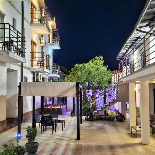 Vita de vie estival, hotel v destinaci Costineşti
