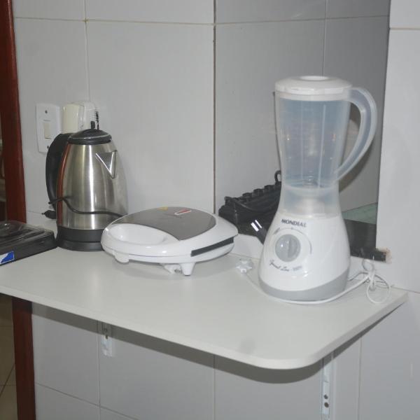 Dois quartos Cozinha completa Wi Fi Self check in com senha Central e perto de tudo a 4,4Km da Rodoviária e 15,4Km do Aeroporto Apartamento 101 - Foto 5
