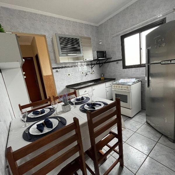 Apto 23 Praia da Aviação -100 metros da Praia- Garagem -Wi Fi 6 hospedes - Foto 4