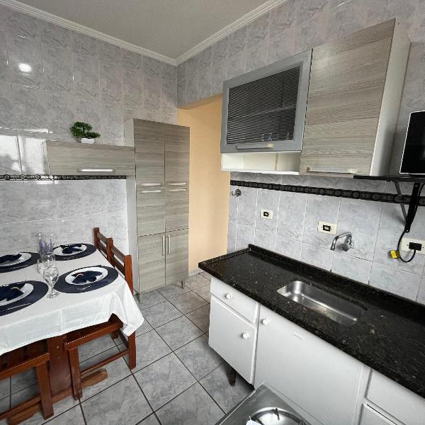 Apto 23 Praia da Aviação -100 metros da Praia- Garagem -Wi Fi 6 hospedes - Foto 5