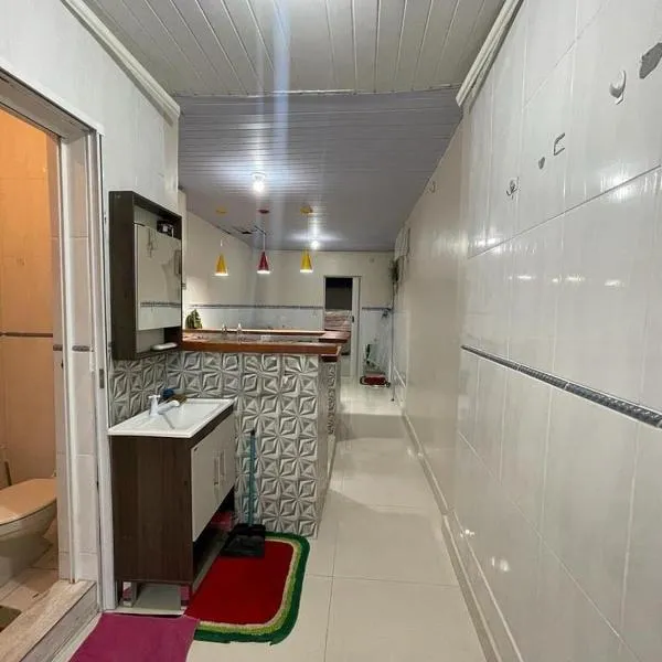 Ap a 80 m do Pico de matinhos, ξενοδοχείο σε Matinhos