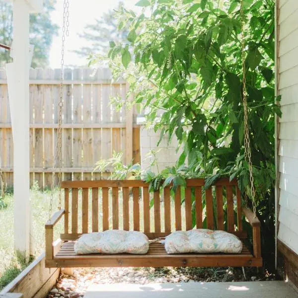Serene Studio Country Apartment in Sawyer MI Near Lake MI and Downtown, hotel a Harbert